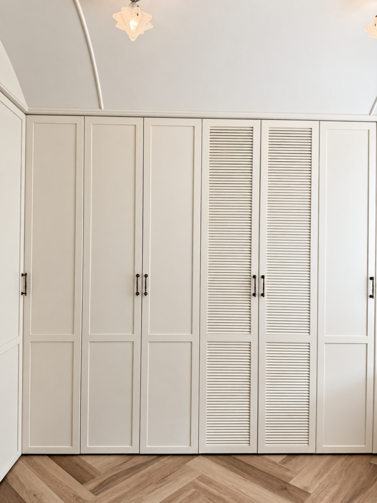 Aluminium Honeycomb louver and shaker door wardrobe